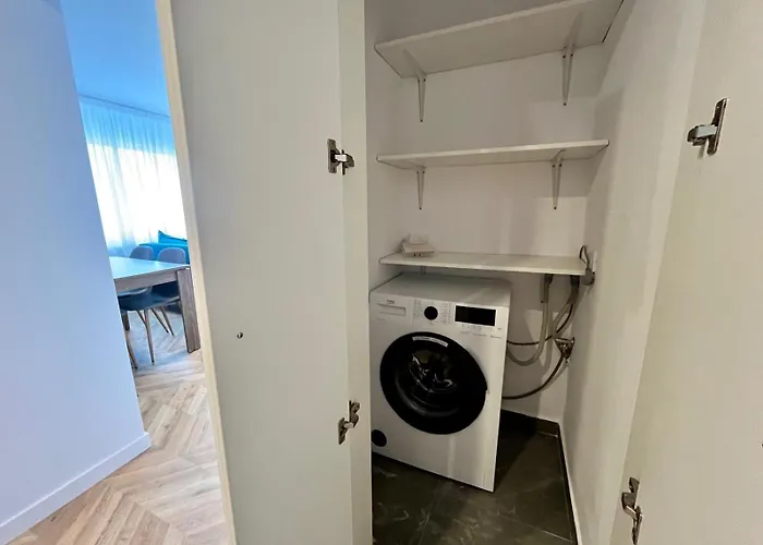 Cozy Flat Near Palace Campus